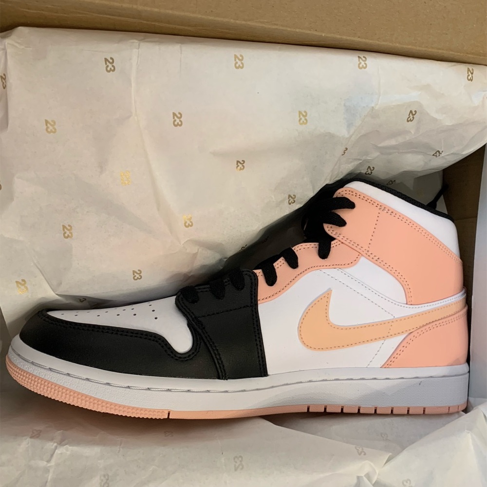 Jordan retro 1s